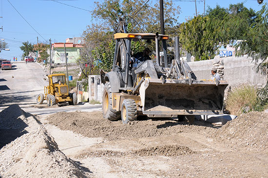 Supervisa Melchor Sánchez trabajos de pavimentación