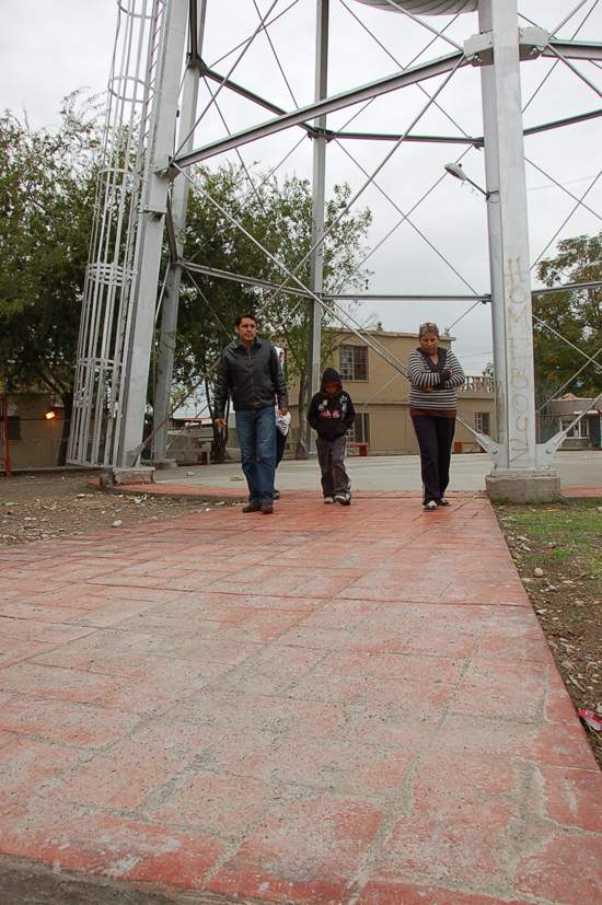 Un 70 % de avance en placita de la colonia Hidalgo: Nerio Maltos 