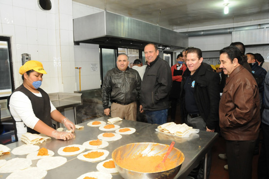   VISITA GOBERNADOR CASA DE RESCATE ‘CRISTO VIVE’