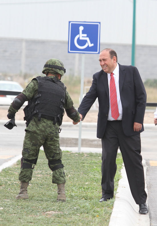    VISITA GOBERNADOR NUEVO CUARTEL MILITAR DE LA REGIÓN CENTRO