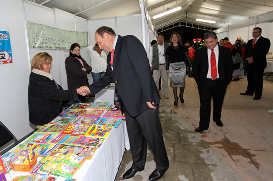  VISITA GOBERNADOR RUBÉN MOREIRA FERIA DEL LIBRO EN TORREÓN