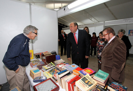  VISITA GOBERNADOR RUBÉN MOREIRA FERIA DEL LIBRO EN TORREÓN