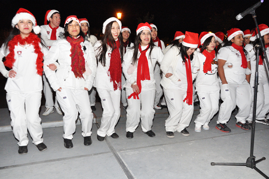 Encabeza alcalde encendido navideño