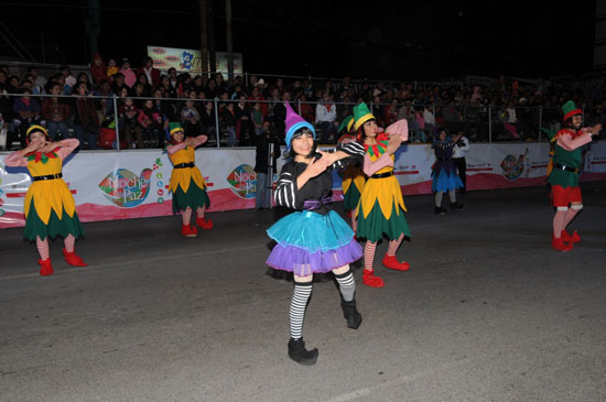 MÁS DE 320 MIL COAHUILENSES HAN DISFRUTADO DEL DESFILE ‘NOCHE DE PAZ’