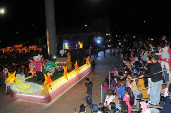 MÁS DE MEDIO MILLÓN DE PERSONAS DISFRUTARON DESFILE ‘NOCHE DE PAZ’