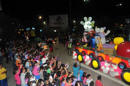 MÁS DE MEDIO MILLÓN DE PERSONAS DISFRUTARON DESFILE ‘NOCHE DE PAZ’