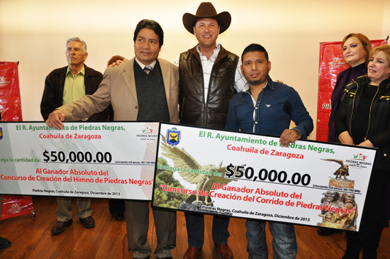 PREMIA ALCALDE A CREADORES DEL HIMNO Y CORRIDO DE PIEDRAS NEGRAS 