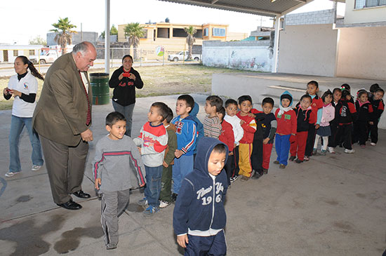 Preside Melchor Sánchez Lunes Cívico