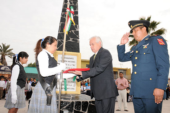 Celebran en Monclova el Día de la Bandera Nacional