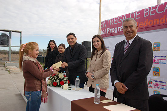 Cumple Antonio Nerio compromiso con la educación