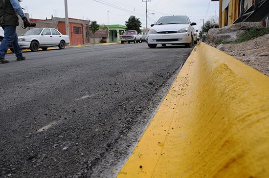 Inauguran obra de pavimentación en la Nicolás Bravo