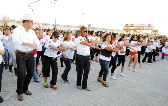   PARTICIPAN 2 MIL 500 MUJERES EN COREOGRAFÍA  “1 BILLÓN DE PIE” 