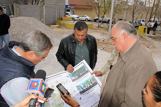 Supervisa Melchor Sánchez remodelación de la Plaza del Escultismo