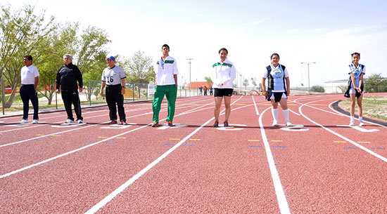 Al servicio de atletas y comunidad la pista de tartán