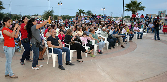 En el marco del Mes de la Danza disfrutan los acuñenses del Musical Vaselina