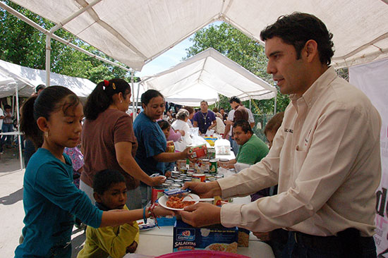 Recibe la colonia María los beneficios de la administración municipal