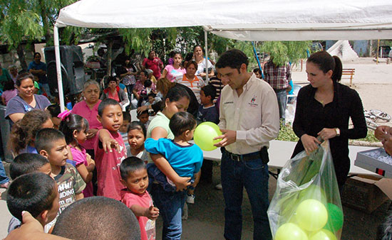 Recibe la colonia María los beneficios de la administración municipal