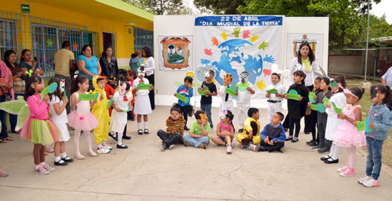 Recuerdan el Día Mundial de la Tierra con ceremonia cívica y jornada cultural