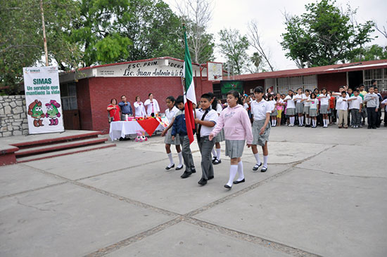 Refirma alcalde su compromiso de trabajar por una mejor sociedad