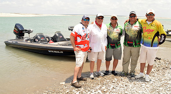 Registra 49 embarcaciones participantes el Selectivo Estatal y Serial de Pesca Deportiva de Lobina Negra "Acuña 2013"