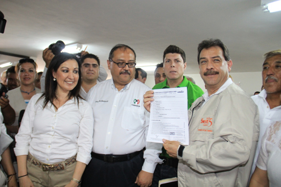  REGISTRA PRI SALTILLO CANDIDATURA DE FERNANDO DE LAS FUENTES