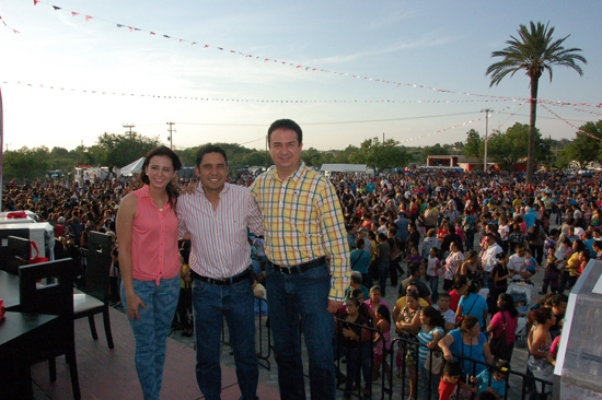 Rotundo éxito el festejo de Día de la Madre en Nueva Rosita 