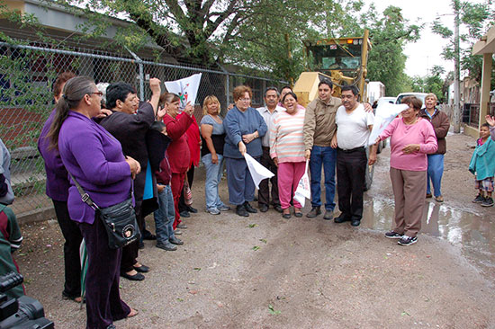 Sigue Antonio Nerio con obras de pavimentación