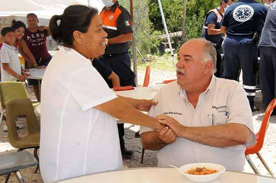 Monclova presente en entrega de apoyos a damnificados de Piedras Negras