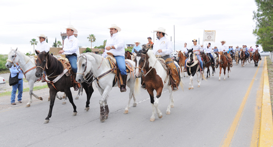 PARTICIPA ALCALDE EN CABALGATA CONMEMORATIVA A LA FUNDACIÓN DE LA SECUNDARIA TÉCNICA NO. 5 