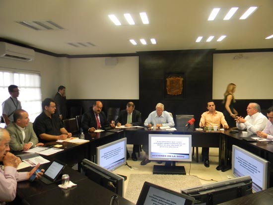 Se reúne Comisión Especial de Programas Sociales con secretarios estatales