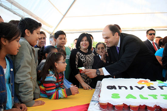 Celebra Jericó Abramo con ciudadanos el 436 Aniversario de Saltillo