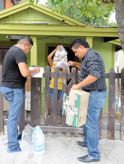 Continúa distribución de apoyos a damnificados 