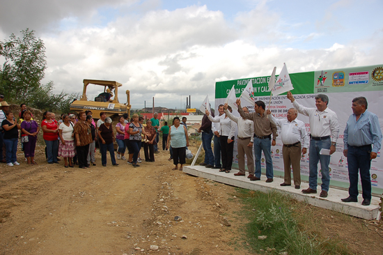 Arranca Antonio Nerio obra de pavimentación de nueva calle entre la calzada Simpson y calzada Unión de esta ciudad 