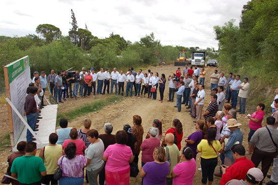 Arranca Antonio Nerio obra de pavimentación de nueva calle entre la calzada Simpson y calzada Unión de esta ciudad 