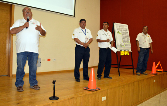 CHOFERES DE TAXI FUERON CAPACITADOS PARA PREVENIR ACCIDENTES. 