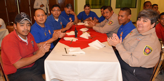 Entrega alcalde reconocimientos y estímulos al Heroico Cuerpo de Bomberos y destaca labor por su comunidad 