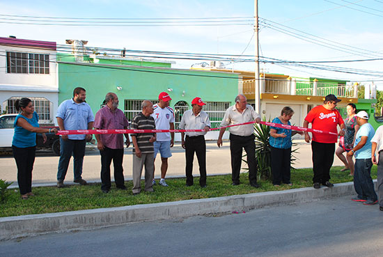 Entrega Melchor Sánchez obra de rehabilitación de camellón