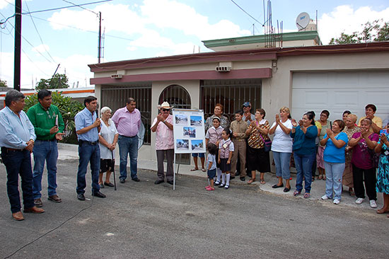 Hace entrega Antonio Nerio de obra de pavimentación