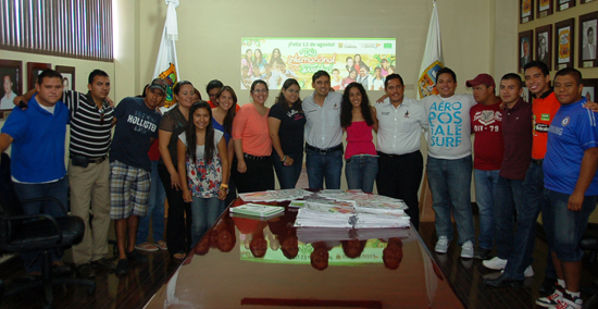 Inicia Antonio Nerio entrega de tarjeta “Soluciones Jóvenes” 