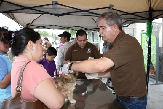 Celebran 24 aniversario de Clínica Veterinaria Chavarría