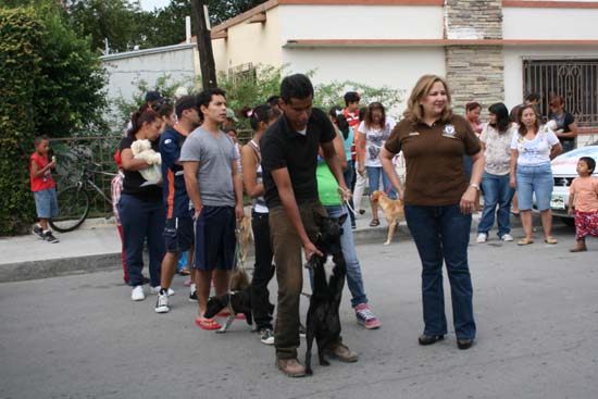 Celebran 24 aniversario de Clínica Veterinaria Chavarría