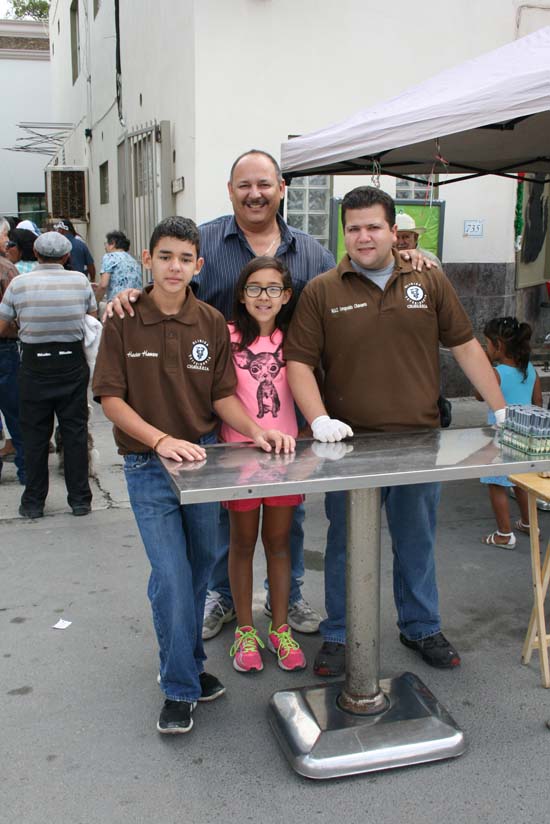 Celebran 24 aniversario de Clínica Veterinaria Chavarría