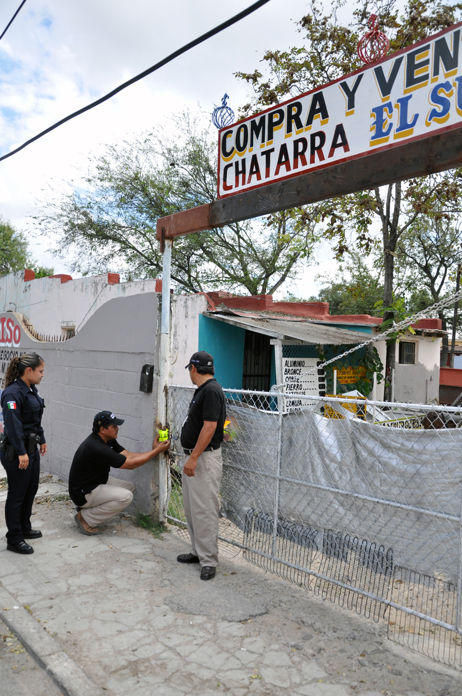   CLAUSURAN NEGOCIOS DURANTE OPERATIVOS   DE INSPECCIÓN  