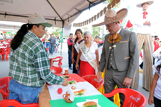 Inaugura alcalde Festival de Cocinas Regionales