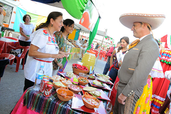 Inaugura alcalde Festival de Cocinas Regionales