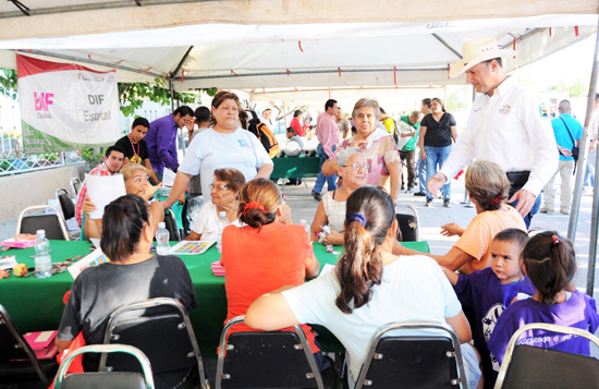 INAUGURA ALCALDE OBRA DE REHABILITACIÓN DEL CENTRO COMUNITARIO Y PLAZA PÚBLICA 