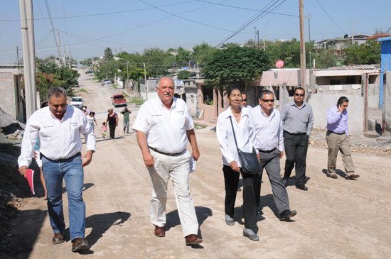 Inicia alcalde Melchor Sánchez obra de pavimentación en calle 33