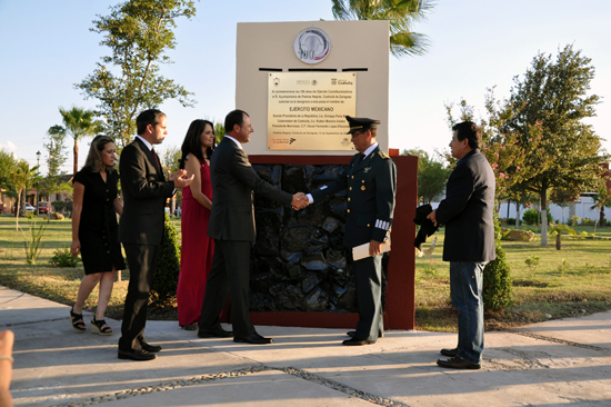 Otorga municipio nombre de Ejército Mexicano  a plaza pública