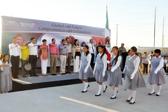 Reconocen alcalde y sector educativo a Salvador Chavarría Delgado