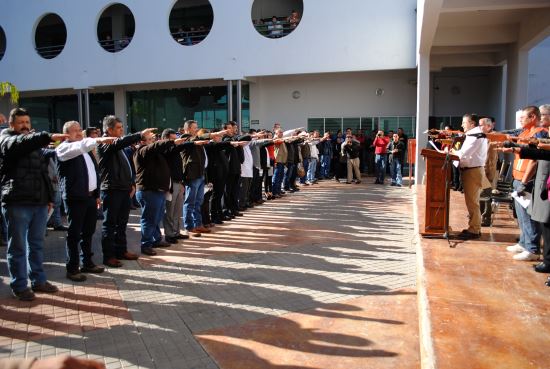 Exhortan a trabajadores municipales a comprometerse con el desarrollo de Acuña